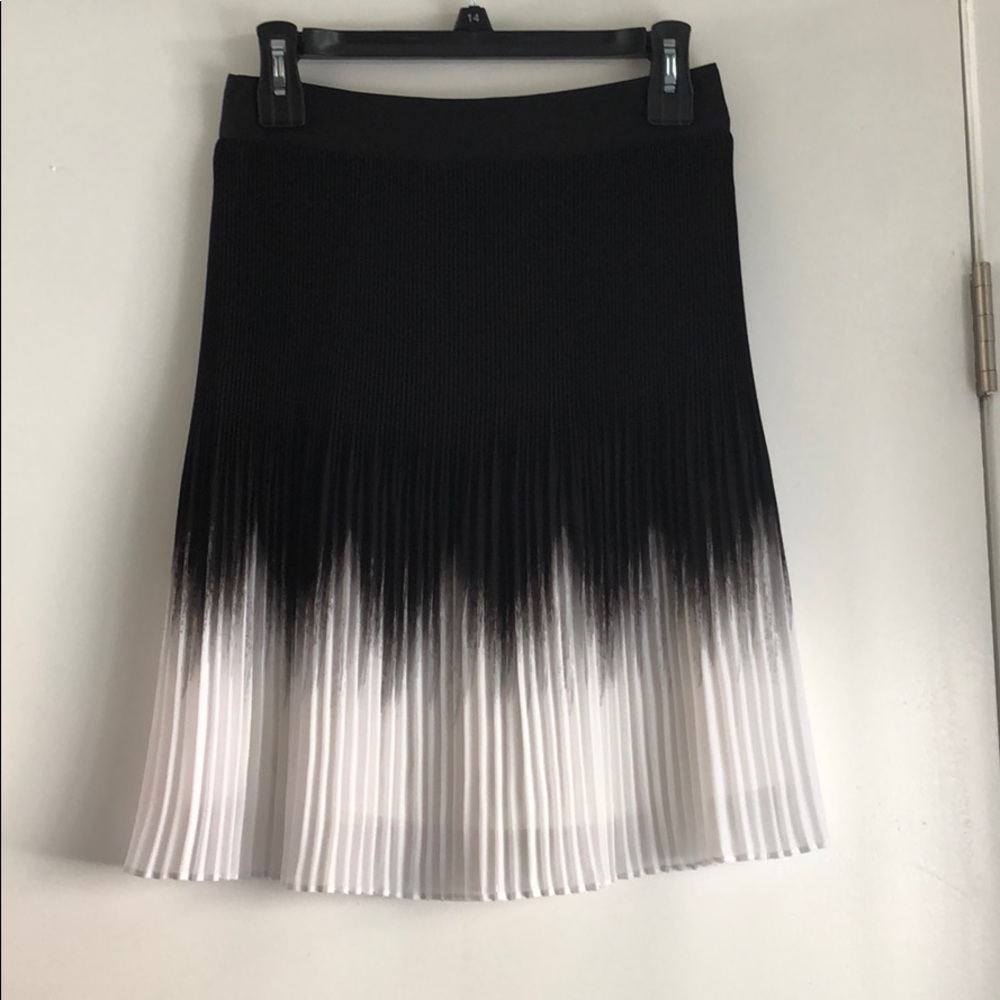 White house Black market